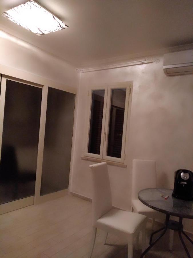 Rosilienza Suites Private Spa, Patio Garden Free Trasfer To & From Airport Fiumicino Eksteriør billede