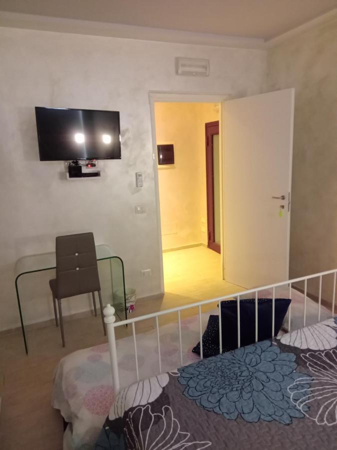 Rosilienza Suites Private Spa, Patio Garden Free Trasfer To & From Airport Fiumicino Eksteriør billede